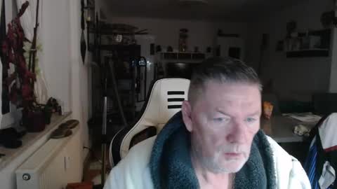 Snapshot of deinprinz2312 chatting on 02-04-26, 06:30 deinprinz2312 online show from 02-04-26, 06:30