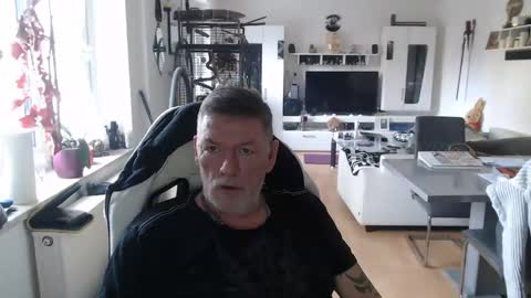 Snapshot of deinprinz2312 chatting on 02-19-26, 11:06 deinprinz2312 online show from 02-19-26, 11:06