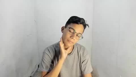 Snapshot of deivi_colins chatting on 10-20-25, 12:22 deivi_colins online show from 10-20-25, 12:22