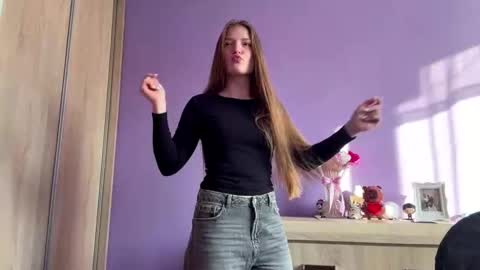 Snapshot of dejameneal chatting on 03-04-26, 07:25 Mila online show from 03-04-26, 07:25