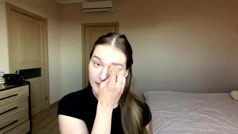 Snapshot of dejameneal chatting on 05-04-26, 02:35 Mila online show from 05-04-26, 02:35