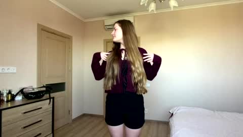 Snapshot of dejameneal chatting on 05-06-26, 10:20 Mila online show from 05-06-26, 10:20