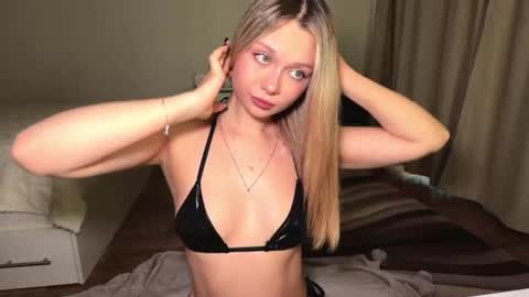 Snapshot of delanona chatting on 06-12-26, 06:40 Dia online show from 06-12-26, 06:40