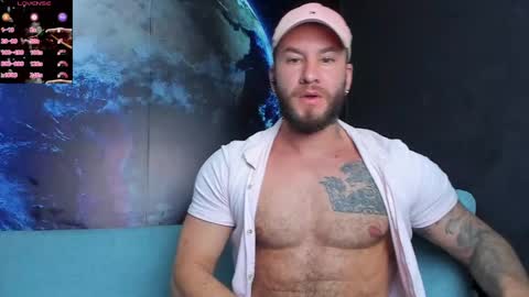Snapshot of delessandro_world chatting on 05-17-26, 10:50 Delessandro online show from 05-17-26, 10:50
