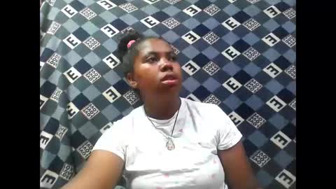 deliah712909 online show from 11-17-25, 06:19