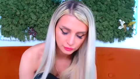 Snapshot of deliciaalove chatting on 02-11-26, 08:03 deliciaalove online show from 02-11-26, 08:03