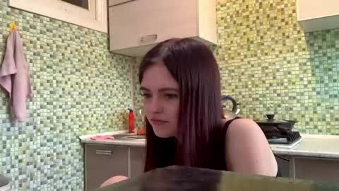 Snapshot of deliciastombaugh chatting on 04-14-26, 03:18 Kiki online show from 04-14-26, 03:18