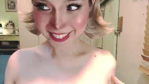 Snapshot of deliciosats chatting on 05-01-26, 01:43 Mercedes online show from 05-01-26, 01:43