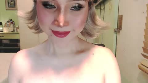 Snapshot of deliciosats chatting on 05-07-26, 02:06 Mercedes online show from 05-07-26, 02:06