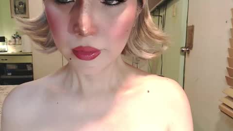 Snapshot of deliciosats chatting on 05-22-26, 02:19 Mercedes online show from 05-22-26, 02:19