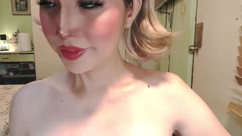 Snapshot of deliciosats chatting on 05-23-26, 01:44 Mercedes online show from 05-23-26, 01:44