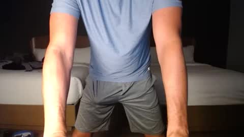 delicioso4u online show from 10-31-25, 03:07