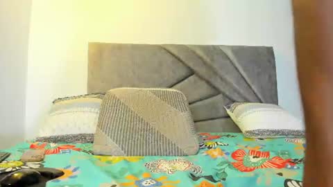 Snapshot of deliciouscocoa chatting on 07-10-26, 11:07 Jean paul and Salome online show from 07-10-26, 11:07