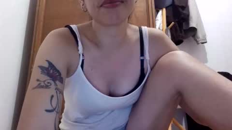 Snapshot of deliciousgirl975840 chatting on 04-07-26, 05:35 deliciousgirl975840 online show from 04-07-26, 05:35