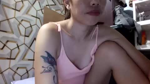 Snapshot of deliciousgirl975840 chatting on 04-24-26, 06:43 deliciousgirl975840 online show from 04-24-26, 06:43