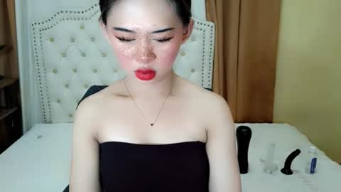 Snapshot of deliciously_sophie chatting on 06-09-26, 02:23 Sophie online show from 06-09-26, 02:23