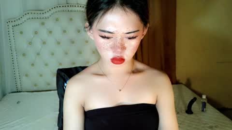 Snapshot of deliciously_sophie chatting on 06-28-26, 03:40 Sophie online show from 06-28-26, 03:40