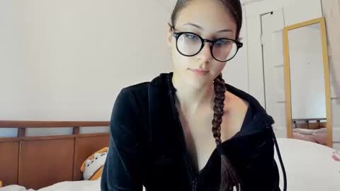 deliciousnoni online show from 12-15-25, 06:06