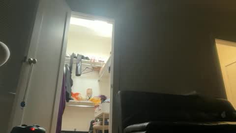 Snapshot of delightfuldark chatting on 06-08-26, 10:15 delightfuldark online show from 06-08-26, 10:15