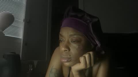 Snapshot of delightfuldark chatting on 06-10-26, 02:01 delightfuldark online show from 06-10-26, 02:01