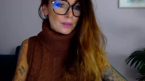 Snapshot of delilah_sweet chatting on 09-09-25, 03:22 delilah_sweet online show from 09-09-25, 03:22