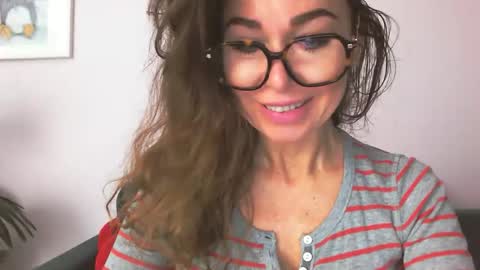Snapshot of delilah_sweet chatting on 10-21-25, 08:04 delilah_sweet online show from 10-21-25, 08:04