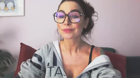 delilah_sweet online show from 11-11-25, 04:40