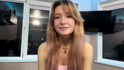 Snapshot of delindakrasnow chatting on 11-11-25, 12:49 Nami online show from 11-11-25, 12:49