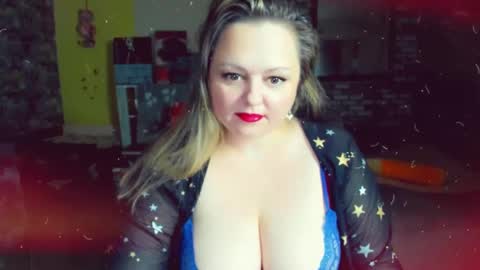 Snapshot of delinnia chatting on 01-29-25, 10:43 Margo online show from 01-29-25, 10:43