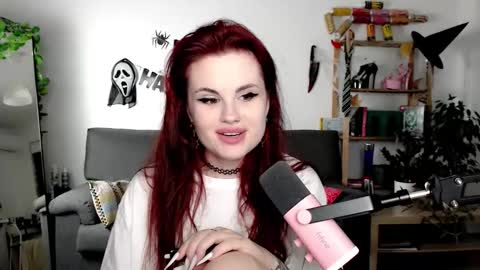 dellacrush_ online show from 10-22-25, 05:02