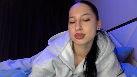 Snapshot of delly_love chatting on 10-27-25, 06:56 delly_love online show from 10-27-25, 06:56