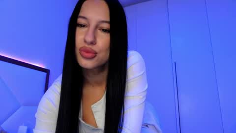 Snapshot of delly_love chatting on 03-24-26, 08:25 delly_love online show from 03-24-26, 08:25