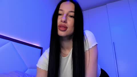 Snapshot of delly_love chatting on 04-16-26, 08:09 delly_love online show from 04-16-26, 08:09
