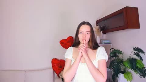 Emilia online show from 03-11-26, 06:58