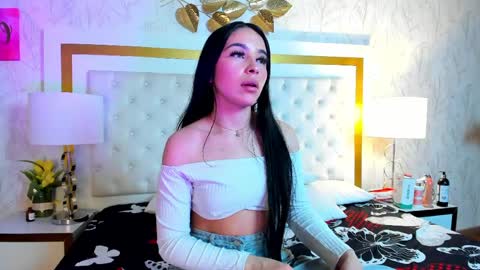 Snapshot of delphine_doll chatting on 05-03-26, 06:58 Delia online show from 05-03-26, 06:58