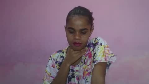 Snapshot of delphineee chatting on 05-04-26, 06:04 delphine online show from 05-04-26, 06:04