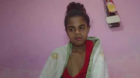 Snapshot of delphineee chatting on 05-07-26, 02:39 delphine online show from 05-07-26, 02:39