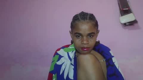Snapshot of delphineee chatting on 05-07-26, 04:56 delphine online show from 05-07-26, 04:56