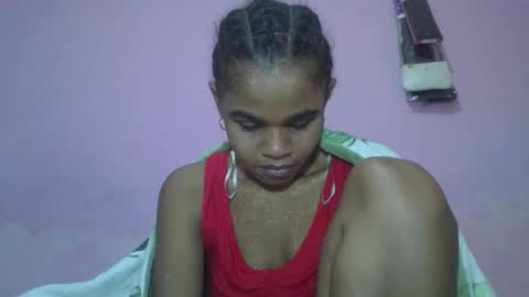 Snapshot of delphineee chatting on 05-10-26, 04:34 delphine online show from 05-10-26, 04:34