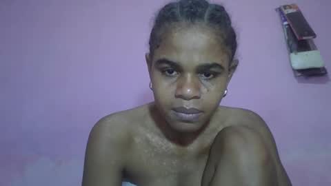 Snapshot of delphineee chatting on 05-11-26, 04:40 delphine online show from 05-11-26, 04:40