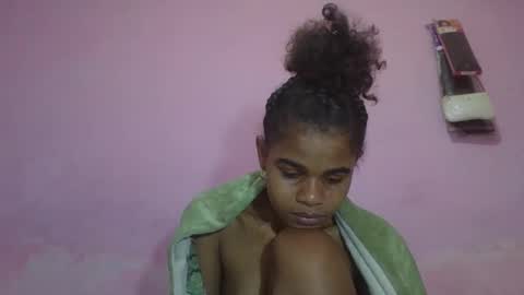 Snapshot of delphineee chatting on 05-13-26, 06:55 delphine online show from 05-13-26, 06:55
