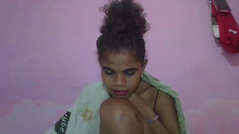 Snapshot of delphineee chatting on 05-14-26, 09:05 delphine online show from 05-14-26, 09:05