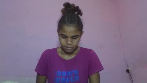 Snapshot of delphineee chatting on 05-25-26, 05:35 delphine online show from 05-25-26, 05:35