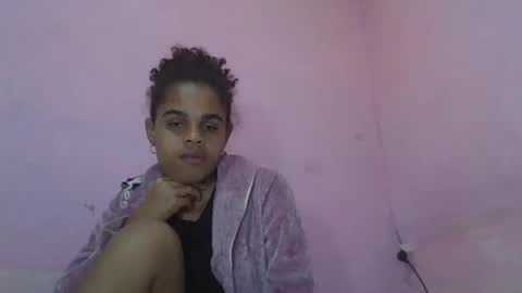 Snapshot of delphineee chatting on 05-29-26, 04:49 delphine online show from 05-29-26, 04:49