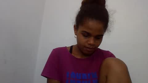 Snapshot of delphineee chatting on 06-05-26, 07:14 delphine online show from 06-05-26, 07:14