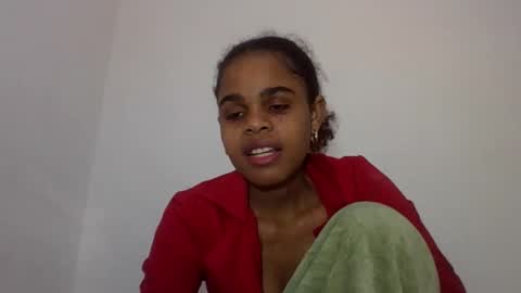 Snapshot of delphineee chatting on 06-08-26, 01:11 delphine online show from 06-08-26, 01:11