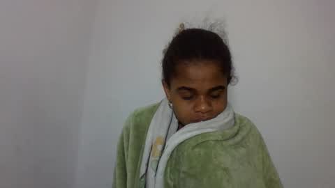 Snapshot of delphineee chatting on 06-09-26, 02:45 delphine online show from 06-09-26, 02:45