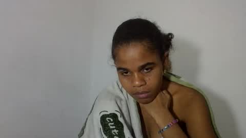 Snapshot of delphineee chatting on 06-09-26, 06:08 delphine online show from 06-09-26, 06:08