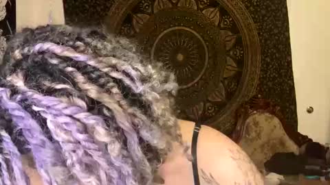 Snapshot of deluxxxeblu chatting on 01-07-25, 10:52 TankinBody online show from 01-07-25, 10:52