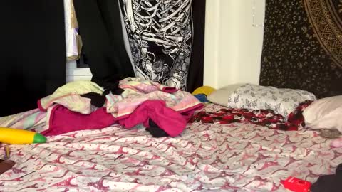 Snapshot of deluxxxeblu chatting on 01-28-25, 03:15 TankinBody online show from 01-28-25, 03:15